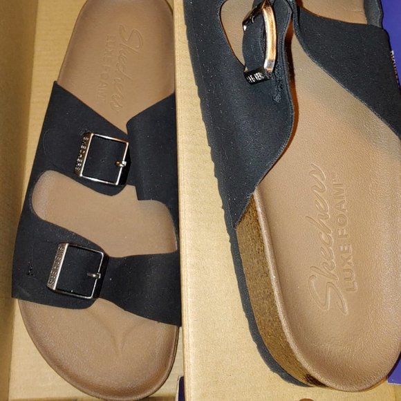 SKECHERS Women Relaxed Fit Luxe Foam Slip on Buckle Sandal  -Black - Picture 7 of 9